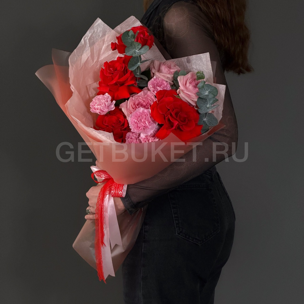 222810 Букет из роз с эвкалиптом и гвоздикой 